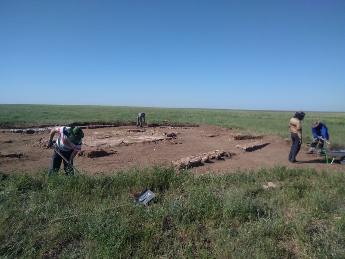При поддержке акимата Акмолинской области, Акмолинский областной историко-краеведческий музей управления культуры, архивов и документации продолжает научно-исследовательские работы, в рамках реализации проекта «Исследование Мавзолея одного из основателей Казахского ханства – Жанибек хана» 6 При поддержке акимата Акмолинской области, Акмолинский областной историко-краеведческий музей управления культуры, архивов и документации продолжает научно-исследовательские работы, в рамках реализации проекта «Исследование Мавзолея одного из основателей Казахского ханства – Жанибек хана» 6