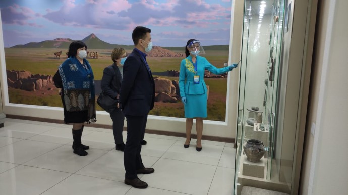 Сегодня, 13 февраля 2021 года Акмолинский областной историко-краеведческий музей посетил обладатель государственного нагрудного знака "Отличник сферы культуры", композитор, продюсер Нурмолдаев Серик Токтасынович 7 Сегодня, 13 февраля 2021 года Акмолинский областной историко-краеведческий музей посетил обладатель государственного нагрудного знака "Отличник сферы культуры", композитор, продюсер Нурмолдаев Серик Токтасынович 7