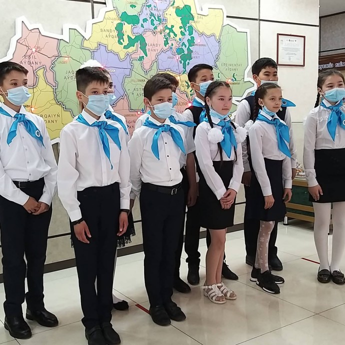 Сегодня в Акмолинской областном краеведческом музее прошла торжественная церемония принятия отдичившихся школьников в ряды «Жас Ұлан» 4 Сегодня в Акмолинской областном краеведческом музее прошла торжественная церемония принятия отдичившихся школьников в ряды «Жас Ұлан» 4