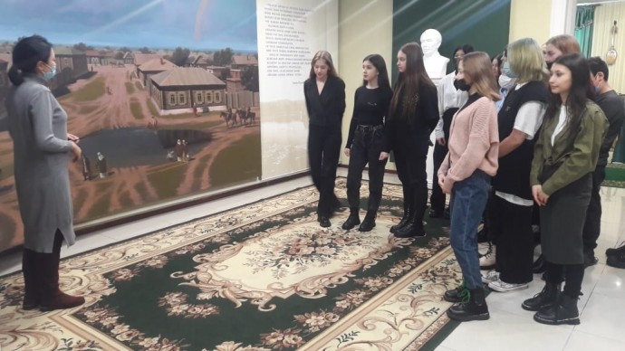 Сегодня литературный музей И.Есенберлина посетили учащиеся Индустриально-технического колледжа №1 3 Сегодня литературный музей И.Есенберлина посетили учащиеся Индустриально-технического колледжа №1 3