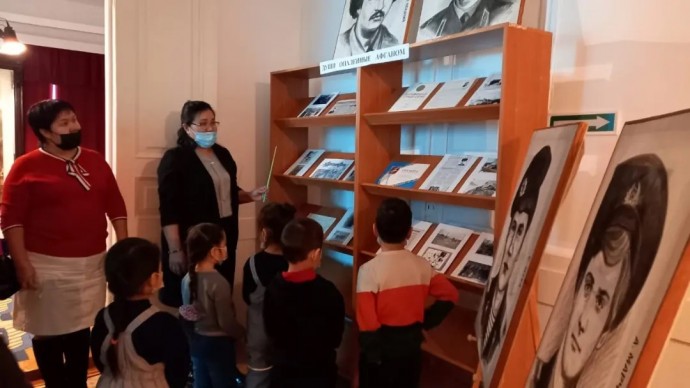 В Атбасарском историко-краеведческом музее была организована фотовыставка на тему: "Души опаленные Афганом", ко дню вывода Советских войск из Афганистана 4 В Атбасарском историко-краеведческом музее была организована фотовыставка на тему: "Души опаленные Афганом", ко дню вывода Советских войск из Афганистана 4