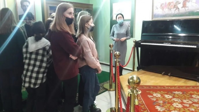 Сегодня литературный музей И.Есенберлина посетили учащиеся Индустриально-технического колледжа №1 0 Сегодня литературный музей И.Есенберлина посетили учащиеся Индустриально-технического колледжа №1 0