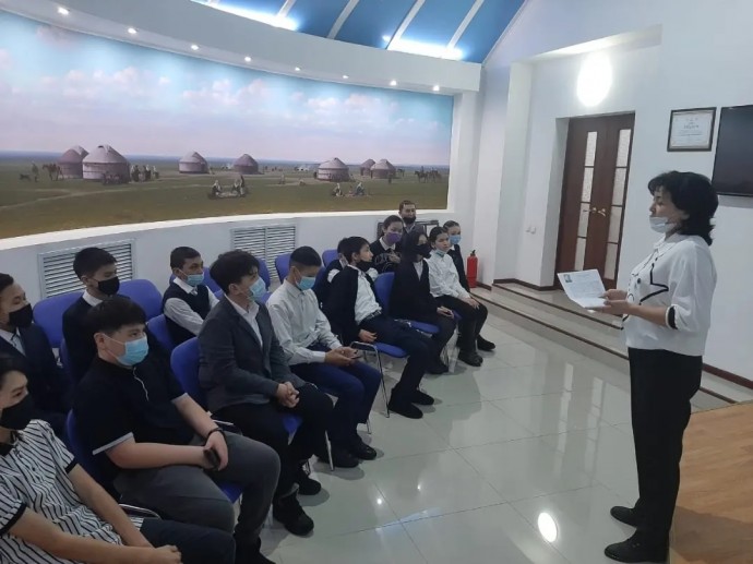 23 февраля провели час поэзии "Жол басы", посвященный памяти поэта, писателя, драматурга Толегена Кажыбаева. В мероприятии приняли участие ученики 7 класса ОШ№8. Детей познакомили с биографией и творчеством Т.Кажыбаева 0 23 февраля провели час поэзии "Жол басы", посвященный памяти поэта, писателя, драматурга Толегена Кажыбаева. В мероприятии приняли участие ученики 7 класса ОШ№8. Детей познакомили с биографией и творчеством Т.Кажыбаева 0