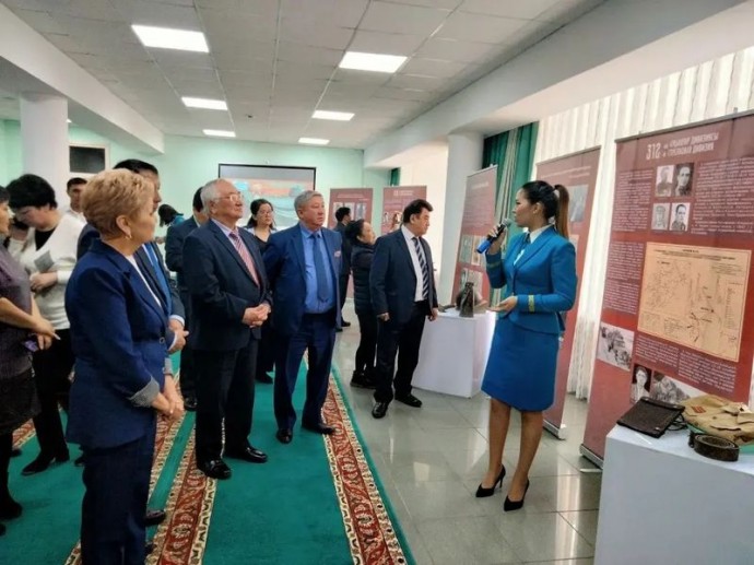 «Көкшетау - Қазақстанның 2021 жылғы мәдени астанасы» жобасы аясында 29 сәуір күні «Көкшетау» мәдениет сарайында Кеңес Одағының батыры Мәлік Ғабдуллиннің Мәскеу түбіндегі жасаған ерлігінің 80 жылдығына арналған «Ерлікке тағзым» атты көрмесі өтті 0 «Көкшетау - Қазақстанның 2021 жылғы мәдени астанасы» жобасы аясында 29 сәуір күні «Көкшетау» мәдениет сарайында Кеңес Одағының батыры Мәлік Ғабдуллиннің Мәскеу түбіндегі жасаған ерлігінің 80 жылдығына арналған «Ерлікке тағзым» атты көрмесі өтті 0