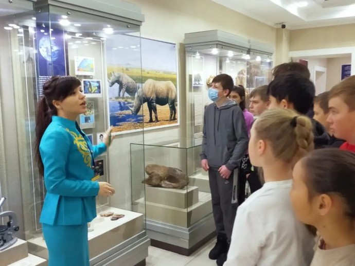 Балаларды қолдау жылы аясында Ұлыстың Ұлы мерекесі Әз Наурыз қарсаңында, «Живые уроки» жобасы шеңберінде Зеренді ауданының 60 жуық мектеп оқушылары Ақмола облыстық музейлеріне экскурсияға келді 6 Балаларды қолдау жылы аясында Ұлыстың Ұлы мерекесі Әз Наурыз қарсаңында, «Живые уроки» жобасы шеңберінде Зеренді ауданының 60 жуық мектеп оқушылары Ақмола облыстық музейлеріне экскурсияға келді 6